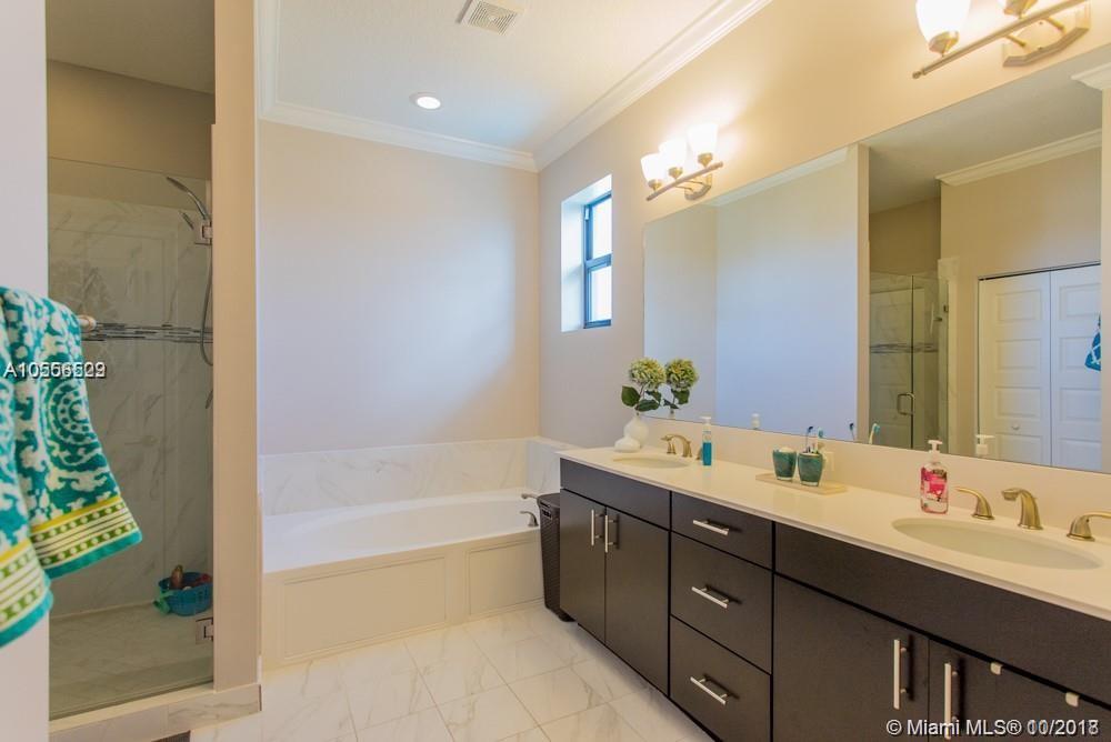 CHAMPION LAKES - Residential Lease