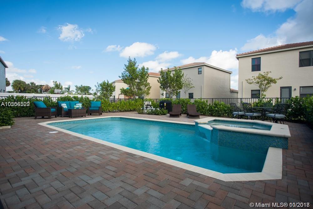 CHAMPION LAKES - Residential Lease