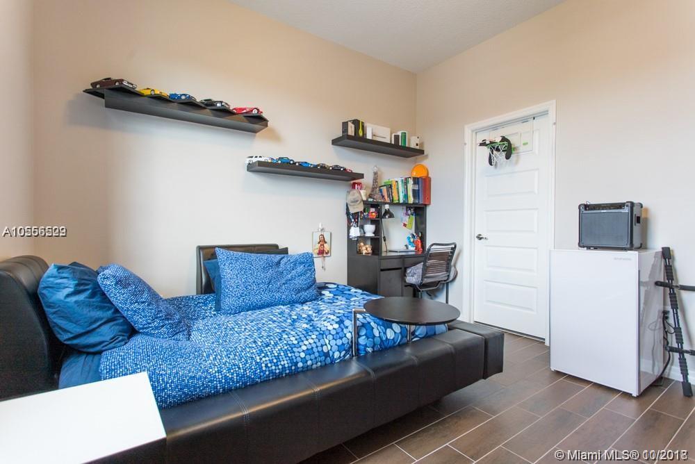 CHAMPION LAKES - Residential Lease