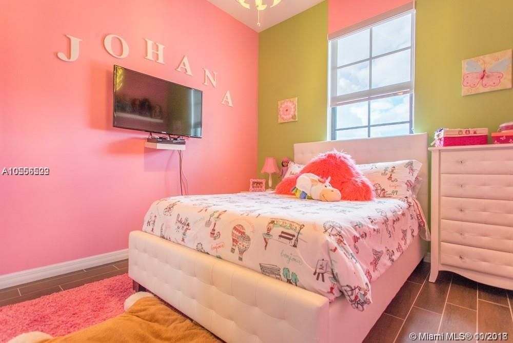 CHAMPION LAKES - Residential Lease