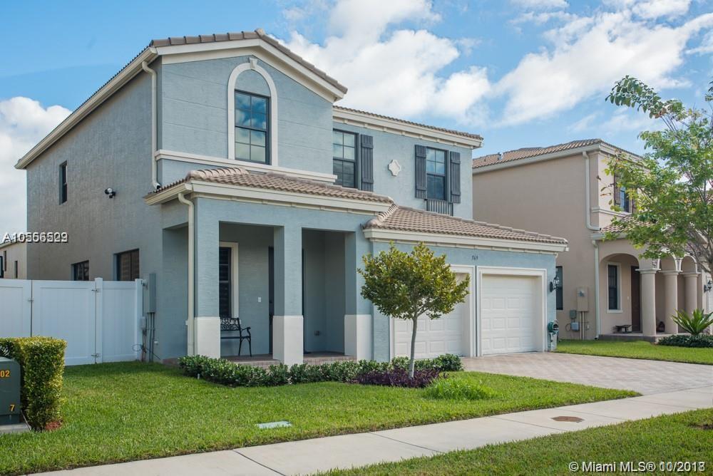 CHAMPION LAKES - Residential Lease