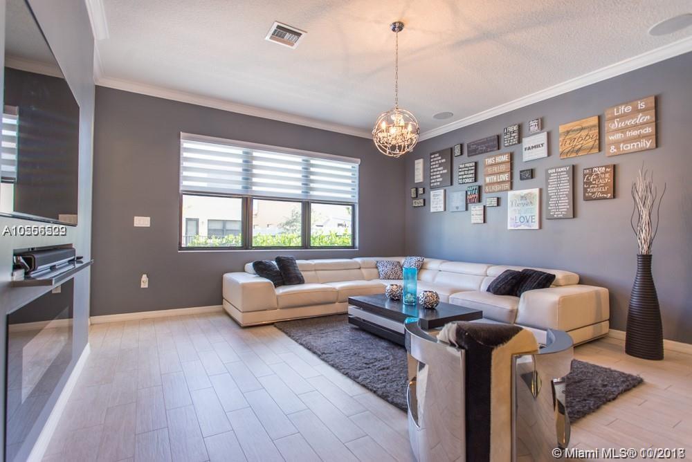 CHAMPION LAKES - Residential Lease