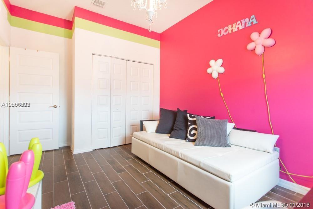 CHAMPION LAKES - Residential Lease