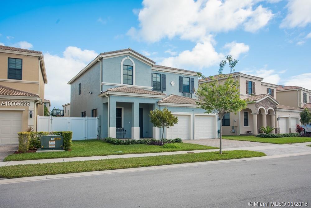 CHAMPION LAKES - Residential Lease