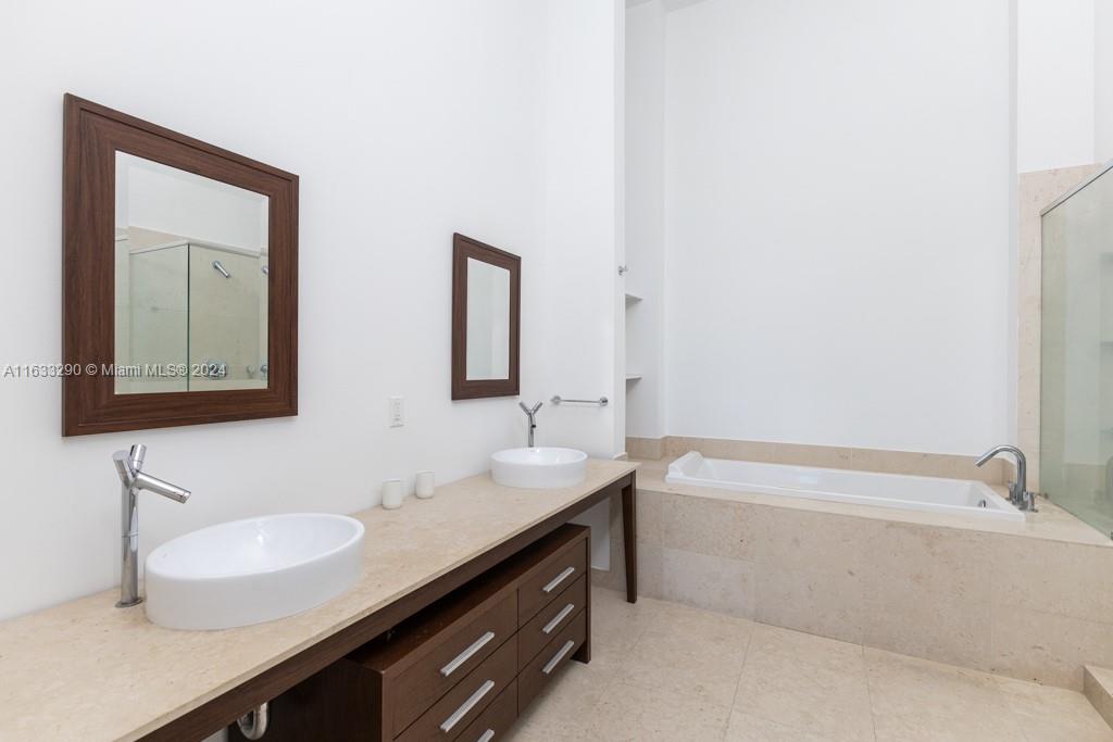 ICON BRICKELL NO TWO - Residential