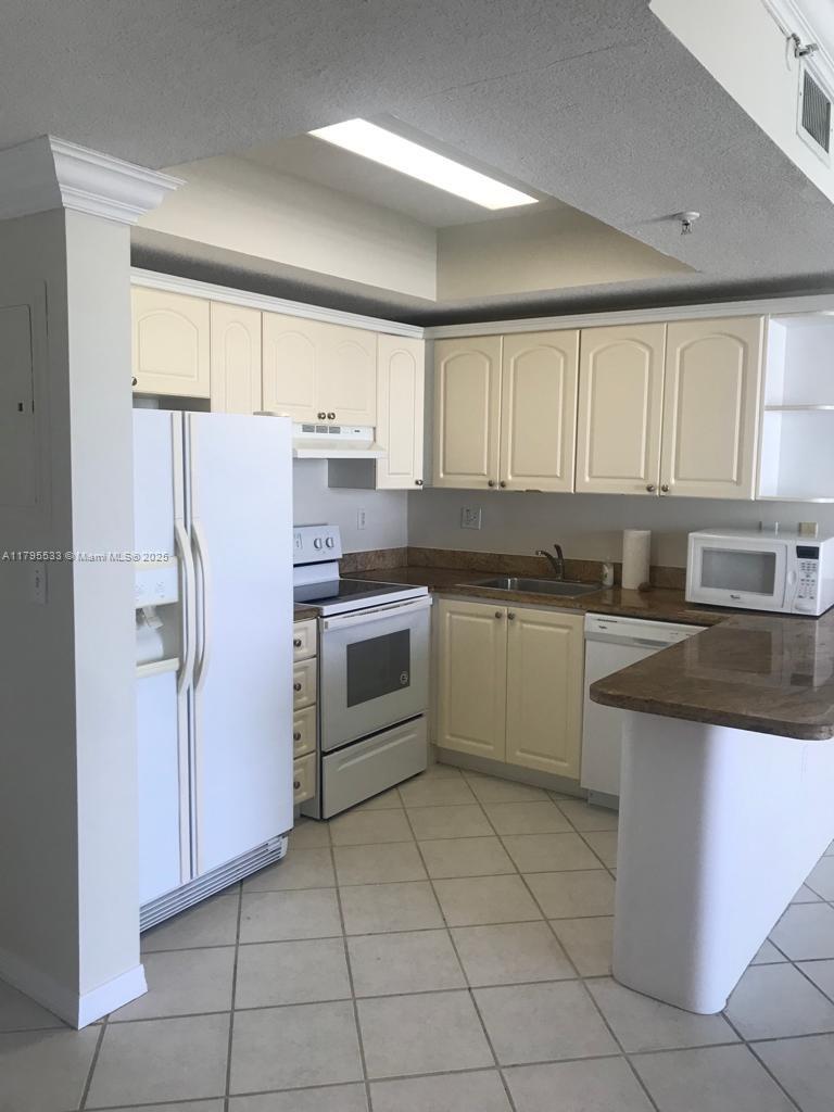 3500 Coral Way 1212