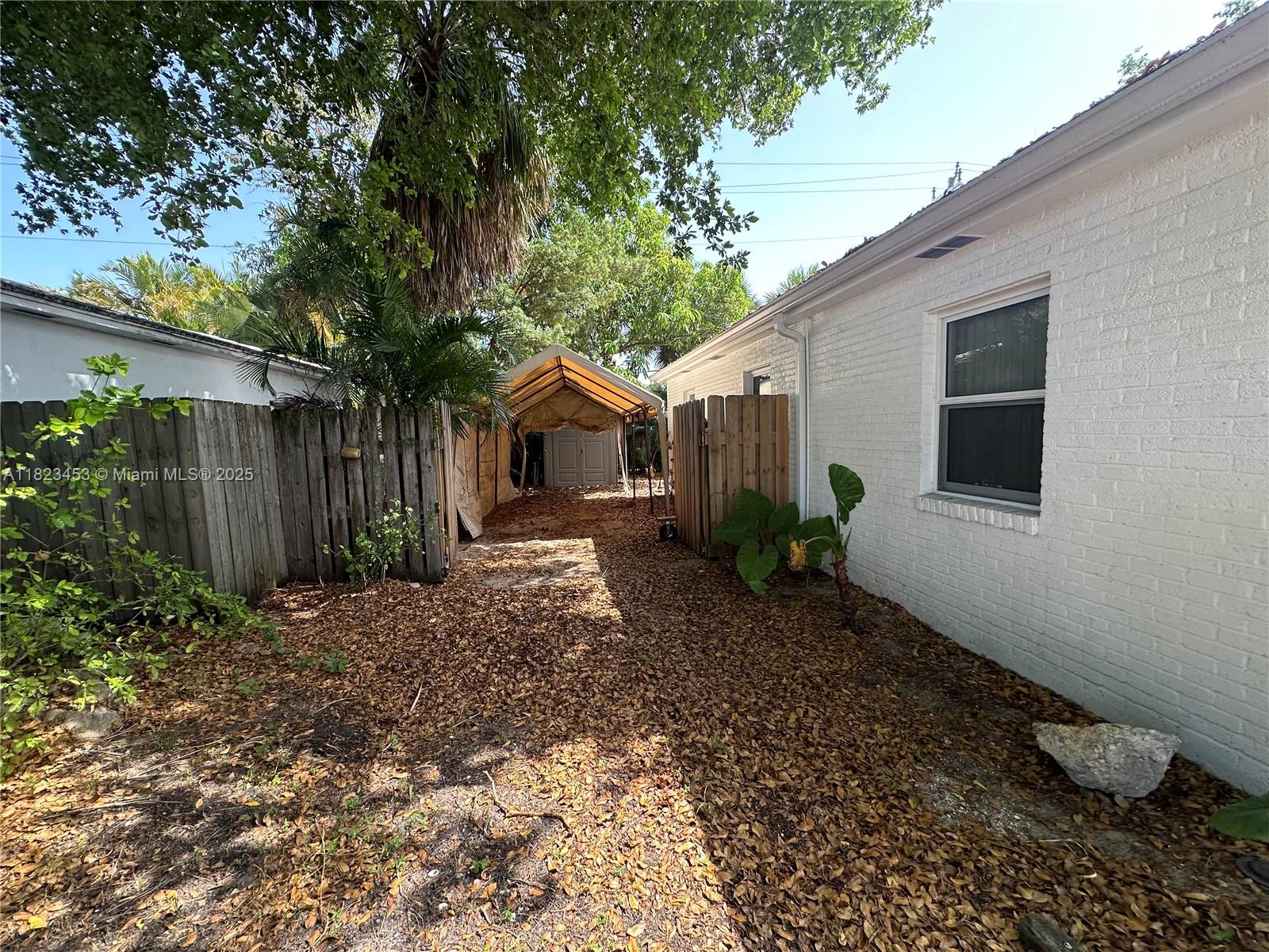 LEE WOOD PARK - Residential Lease