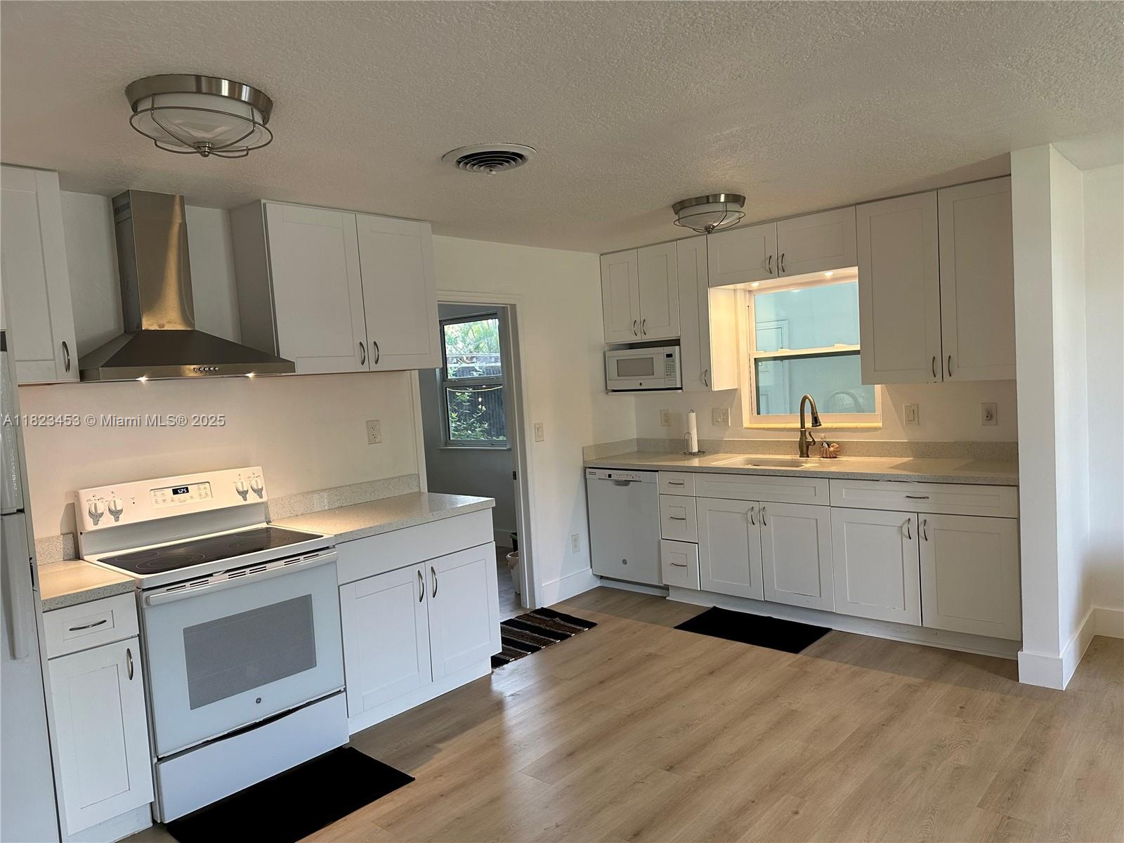 LEE WOOD PARK - Residential Lease
