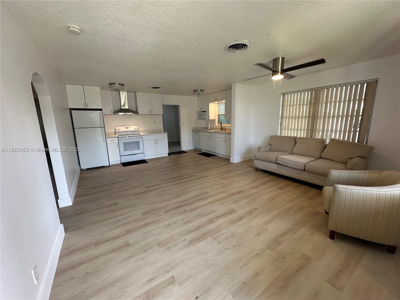 LEE WOOD PARK - Residential Lease