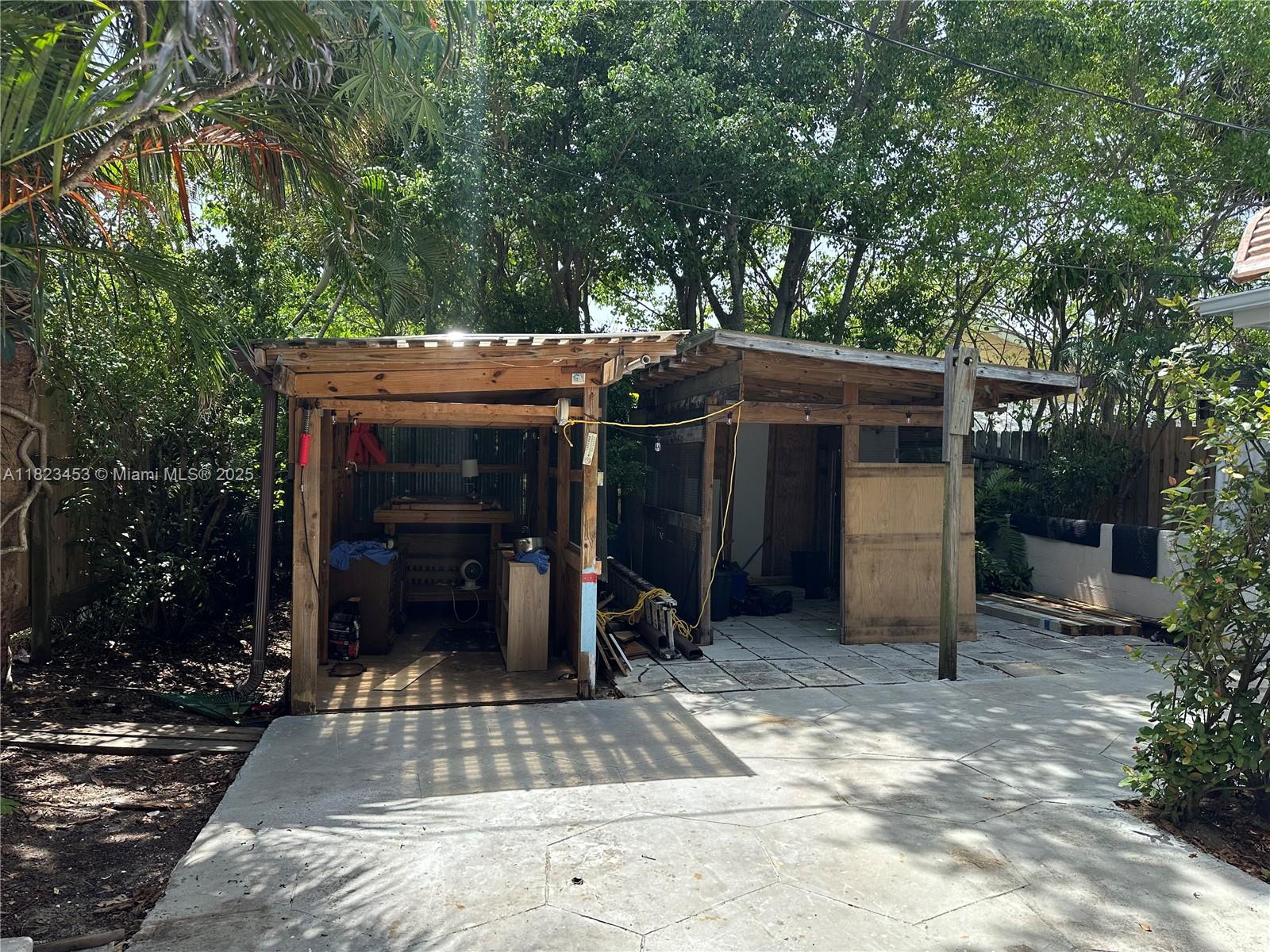 LEE WOOD PARK - Residential Lease