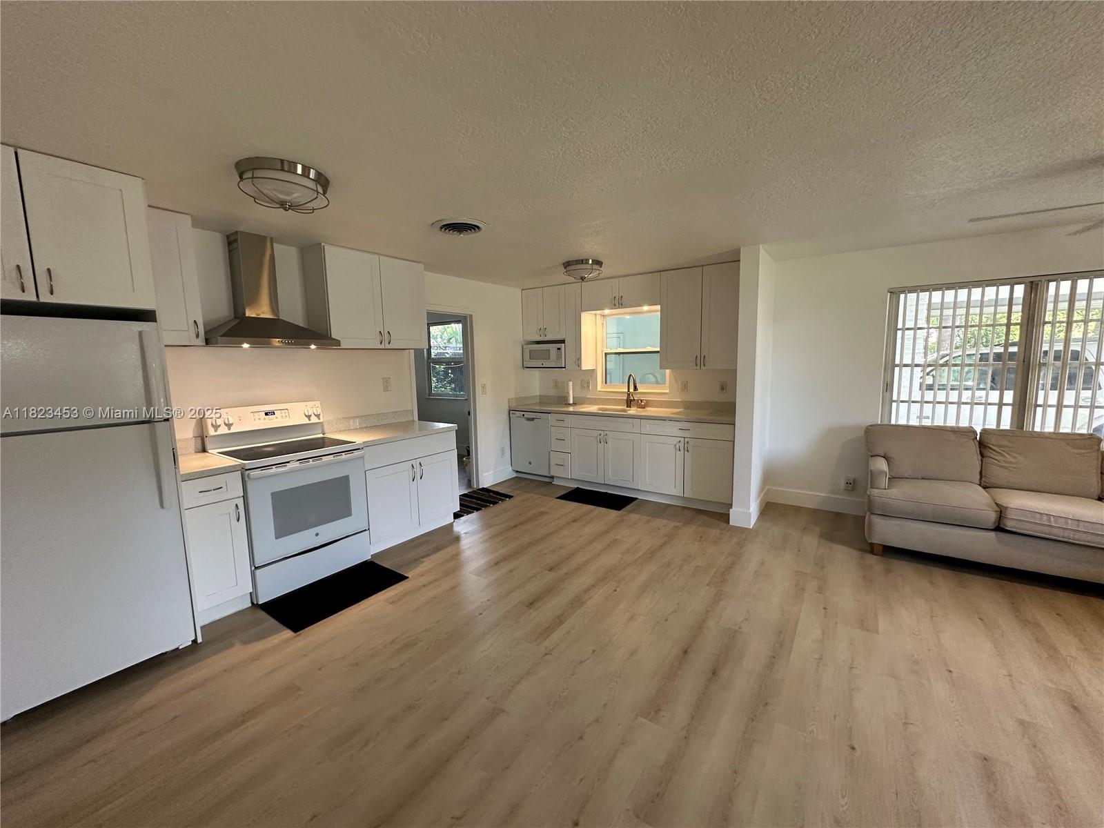 Welcome to your dream coastal getaway! Just a 12-minute walk to the beach, this fully updated beach home offers comfort, style, and convenience. With water access and plenty of space for a boat, it’s perfect for those who love life by the water.
Enjoy the unbeatable location—just 1 minute from Publix and close to top local restaurants featuring amazing live bands and vibrant entertainment.
Also available short term!
