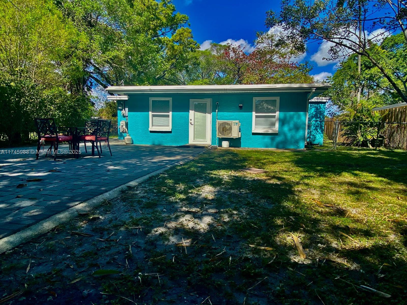 PICKET LANE - Residential