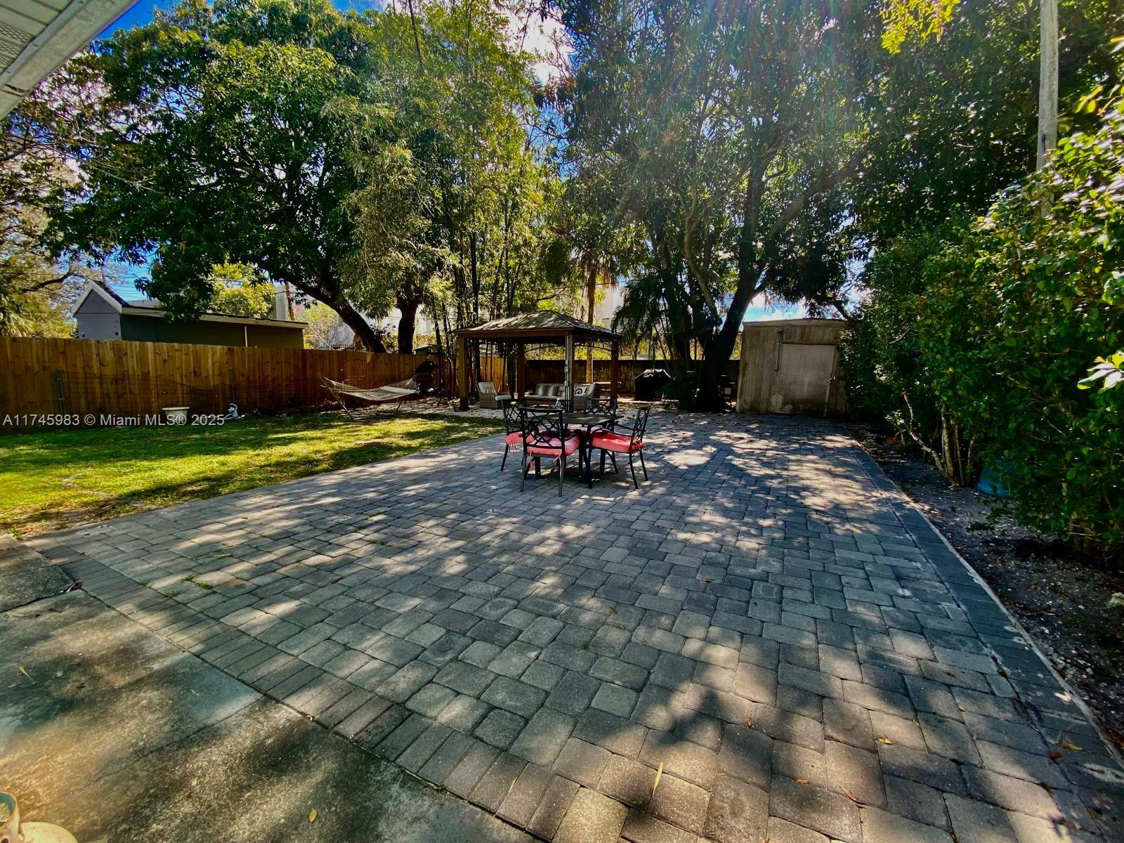 PICKET LANE - Residential