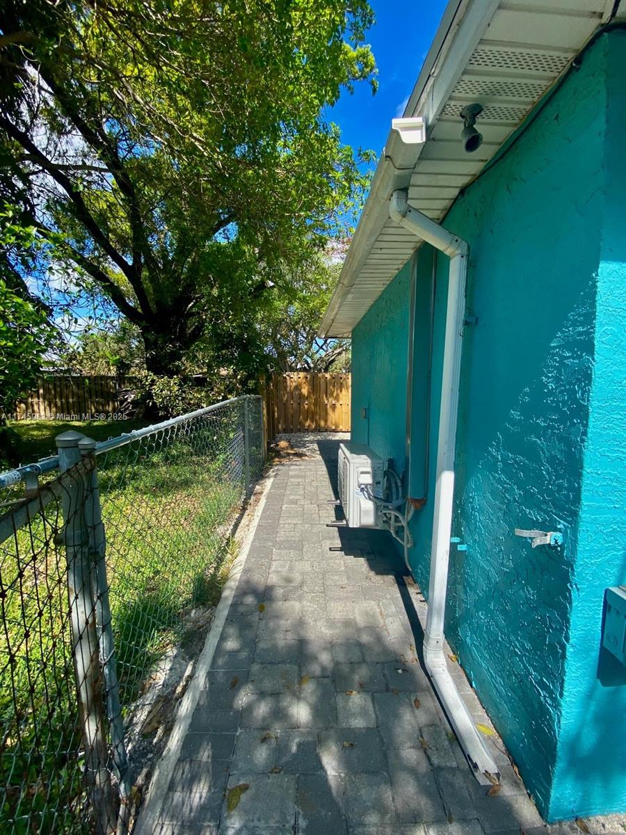 PICKET LANE - Residential