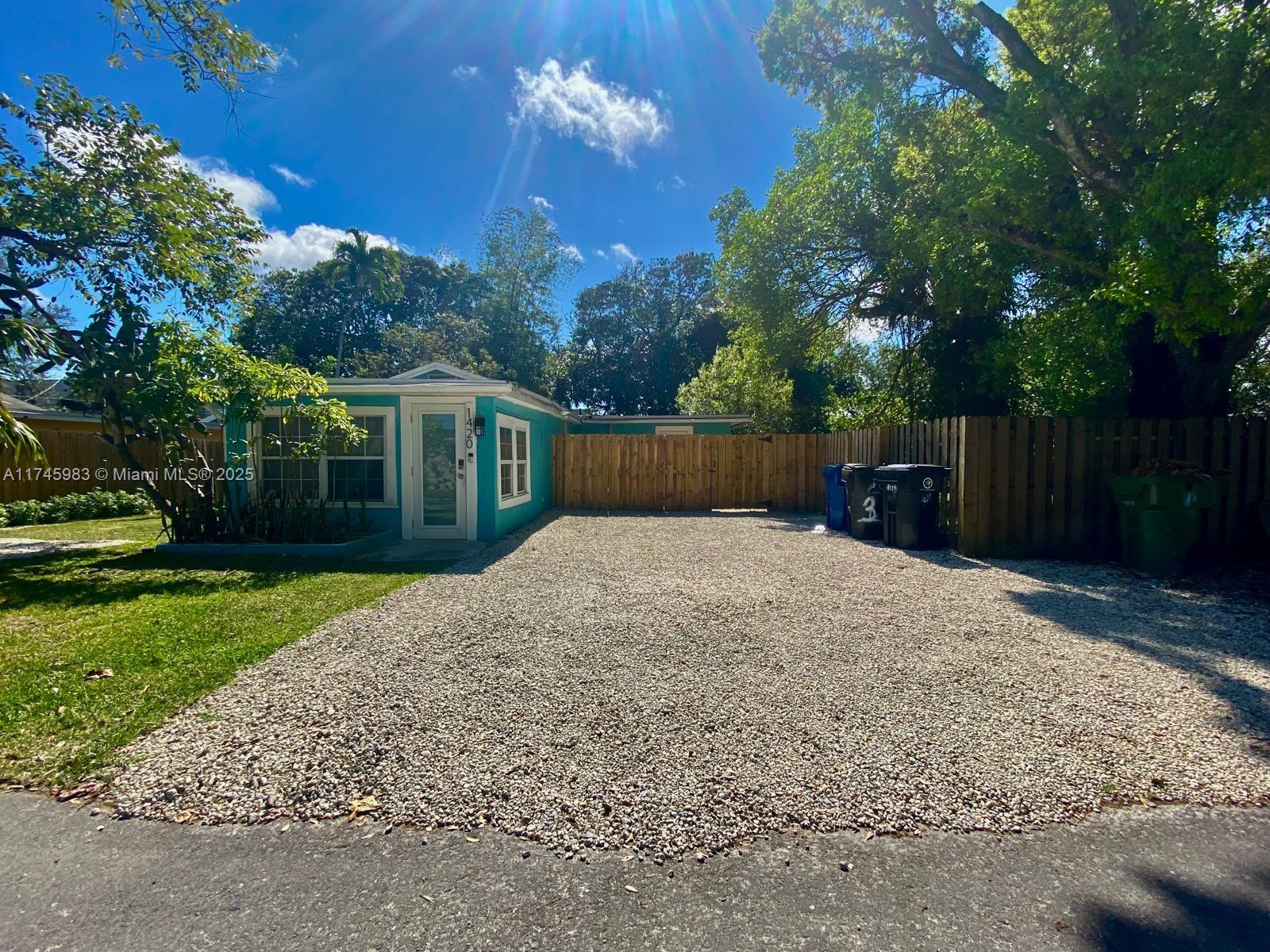 PICKET LANE - Residential