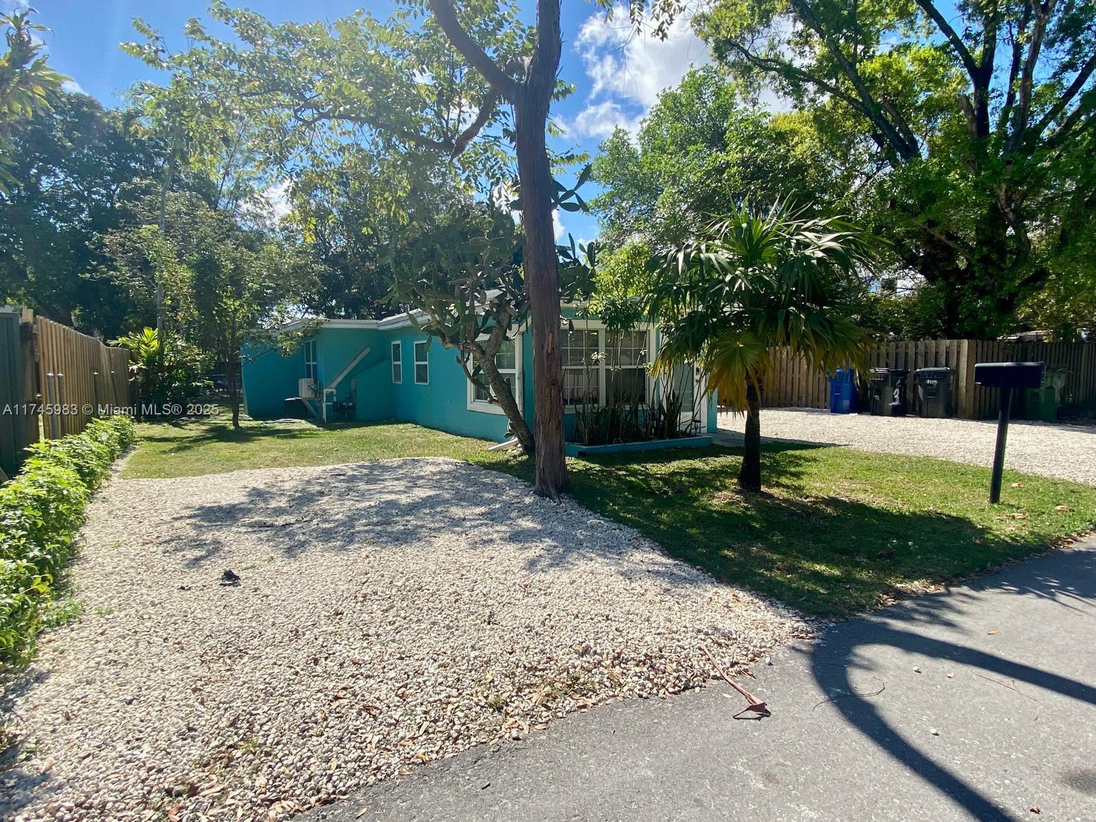 PICKET LANE - Residential