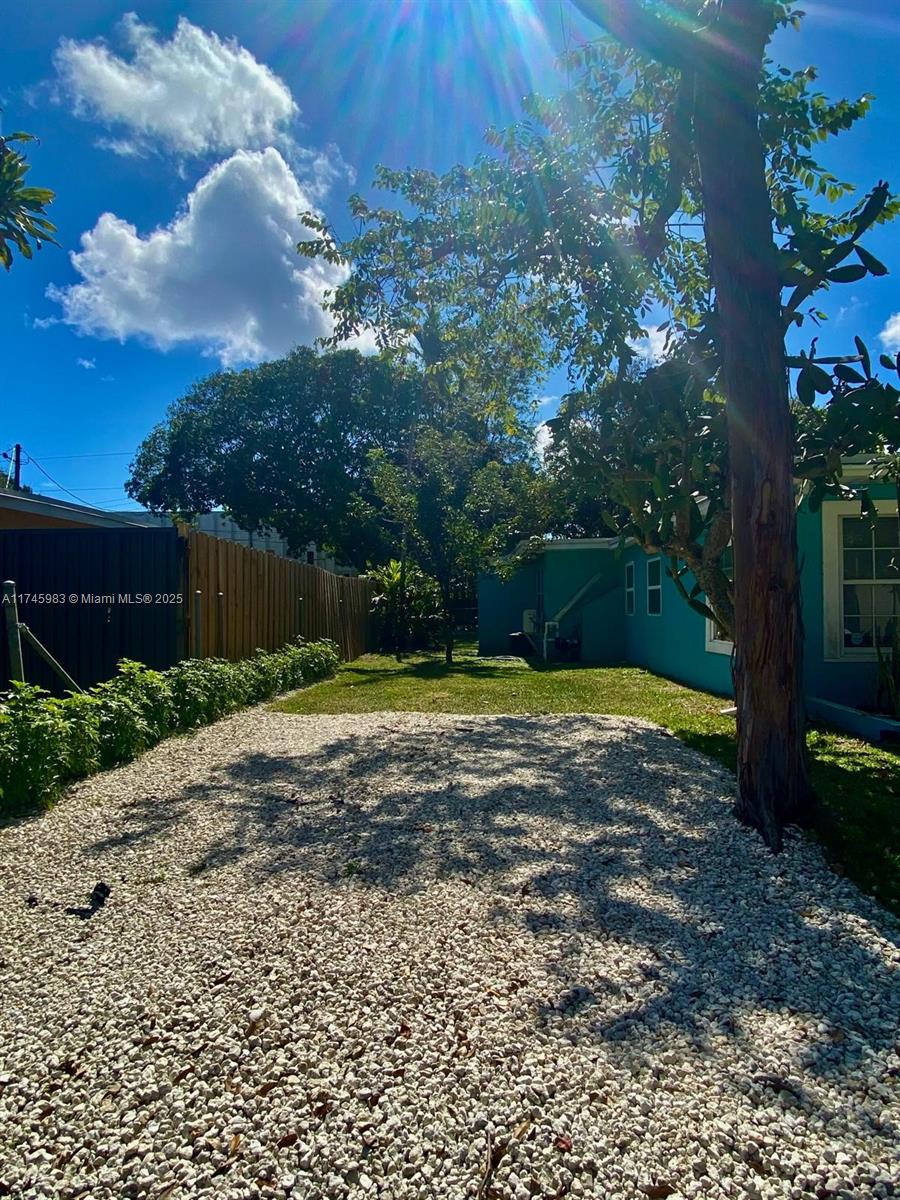 PICKET LANE - Residential