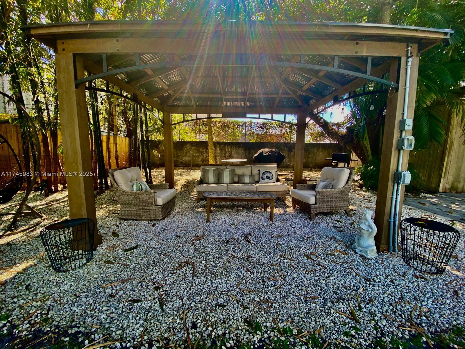 PICKET LANE - Residential