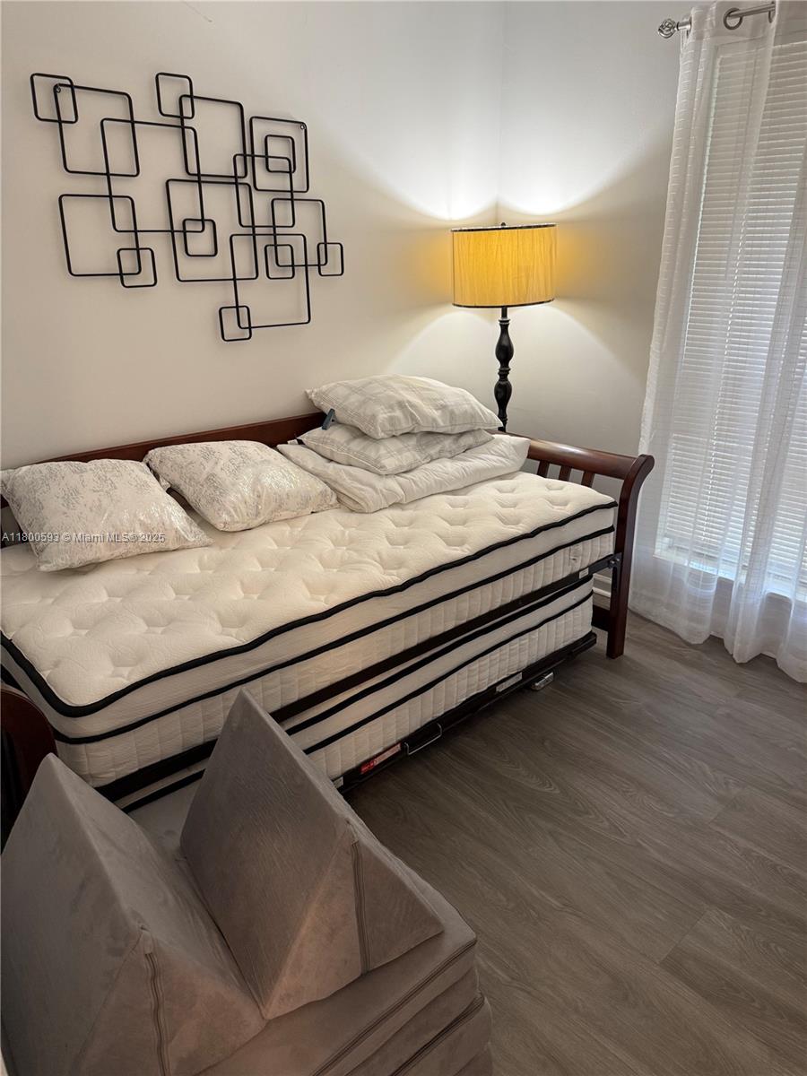 CYPRESS POINT COND DECL FI - Residential