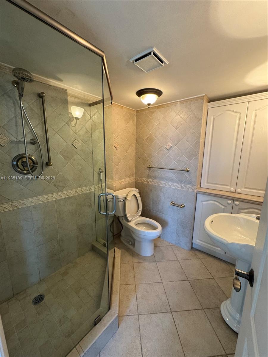 CLUB ATLANTIS CONDO - Residential Lease