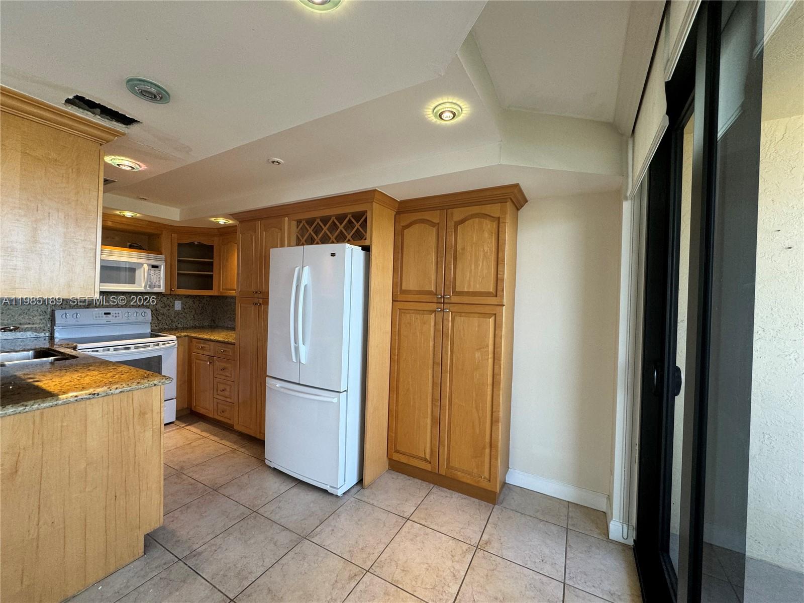 CLUB ATLANTIS CONDO - Residential Lease