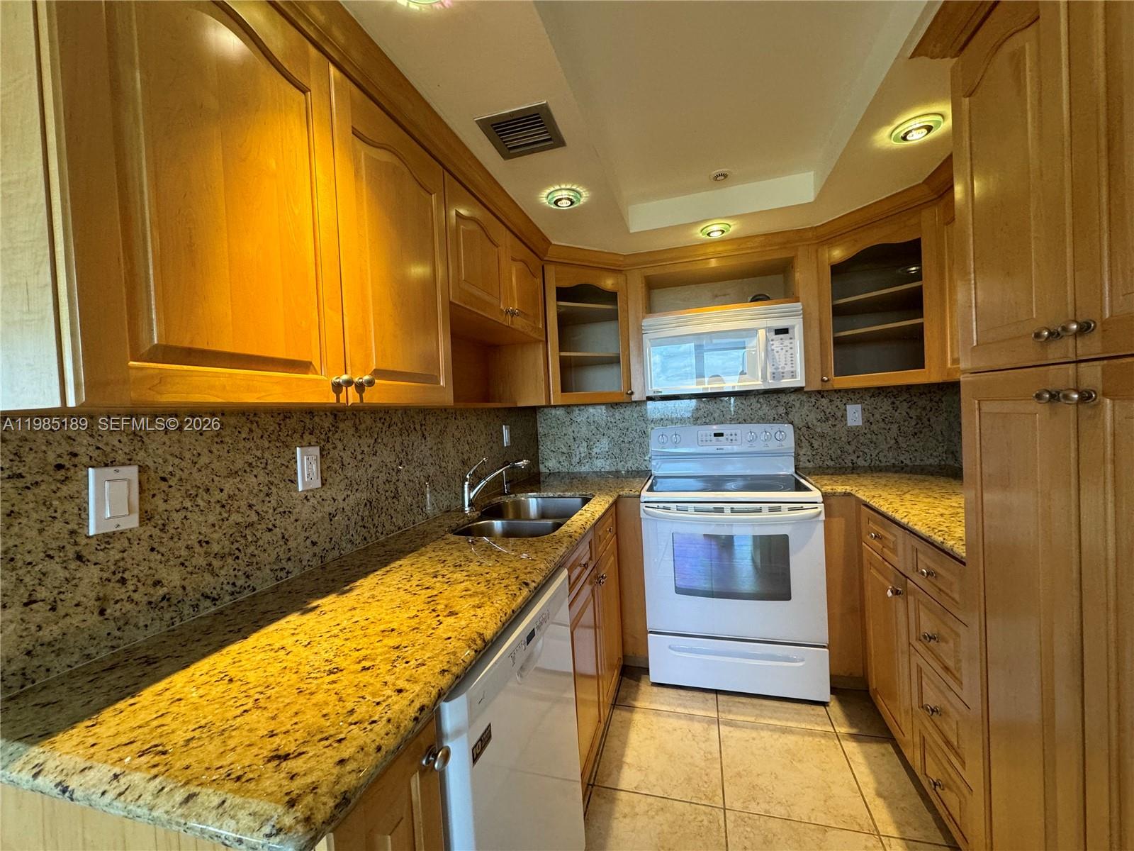 CLUB ATLANTIS CONDO - Residential Lease