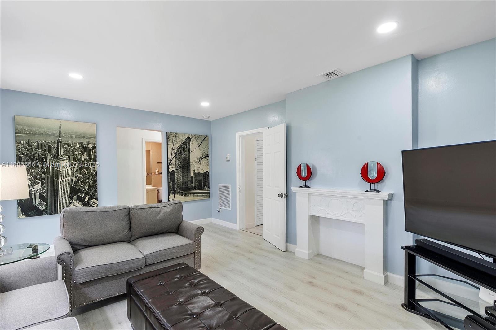 SHORELAND HGTS - Residential