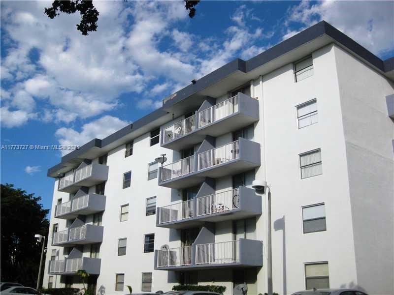 NORTH BAY VILLAS CONDO - Residential