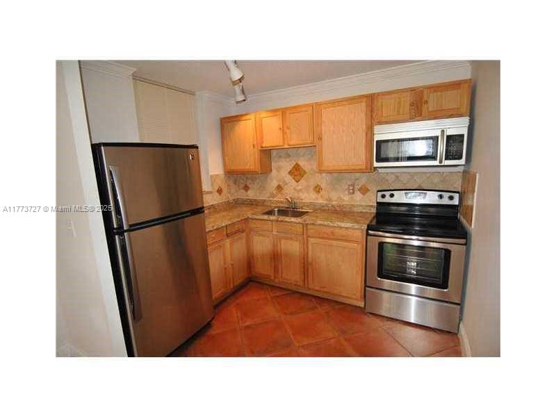 NORTH BAY VILLAS CONDO - Residential