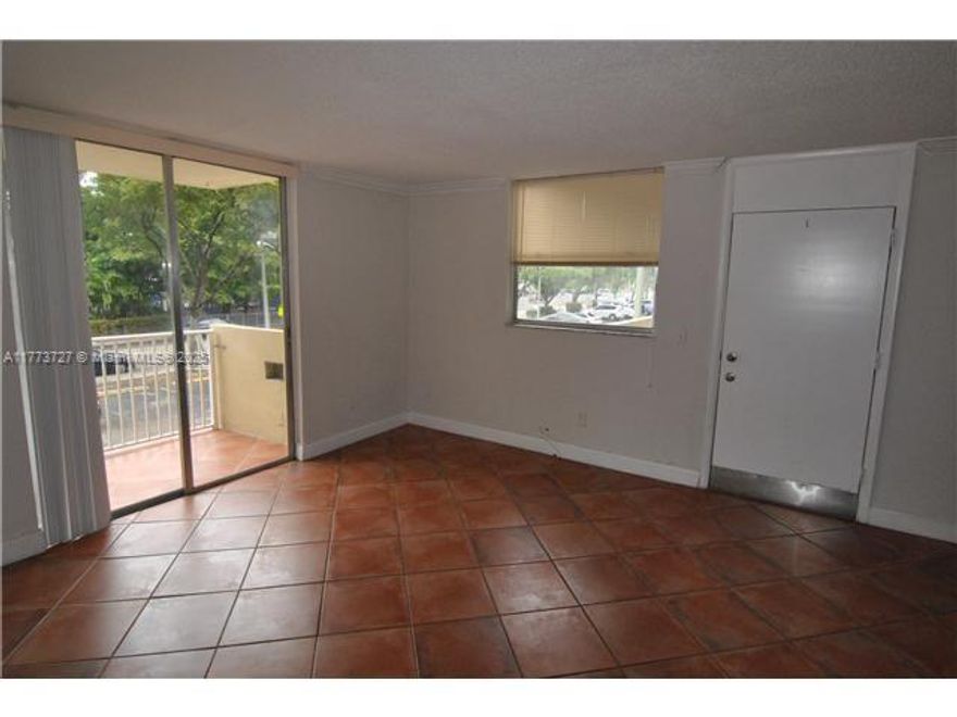 NICE UNIT 2 BED / 2 BATH /2 BALCONIES - 900 SQFT - CERAMIC FLOORS - VERY EASY TO SHOW UNIT IS VACANT WITH A MANUAL LOCKBOX (KNOB OF THE UNIT DOOR) - SEE BROKER REMARKS TO GET THE CODE - ON SITE MANAGEMENT MONDAY TO FRIDAY - JUST 2 BLOCK FROM 79 CAUSEWAY - FIND APPLICATION ON THE ATTACHMENTS - ONLY CASH OFFERS