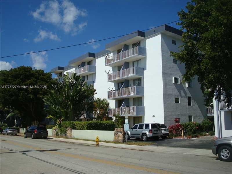 NORTH BAY VILLAS CONDO - Residential