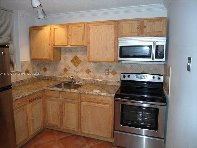 NORTH BAY VILLAS CONDO - Residential
