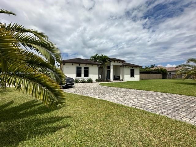 27560 Sw 172nd Ave, Homestead, Miami-Dade County, Florida - 5 Bedrooms  
3 Bathrooms - 