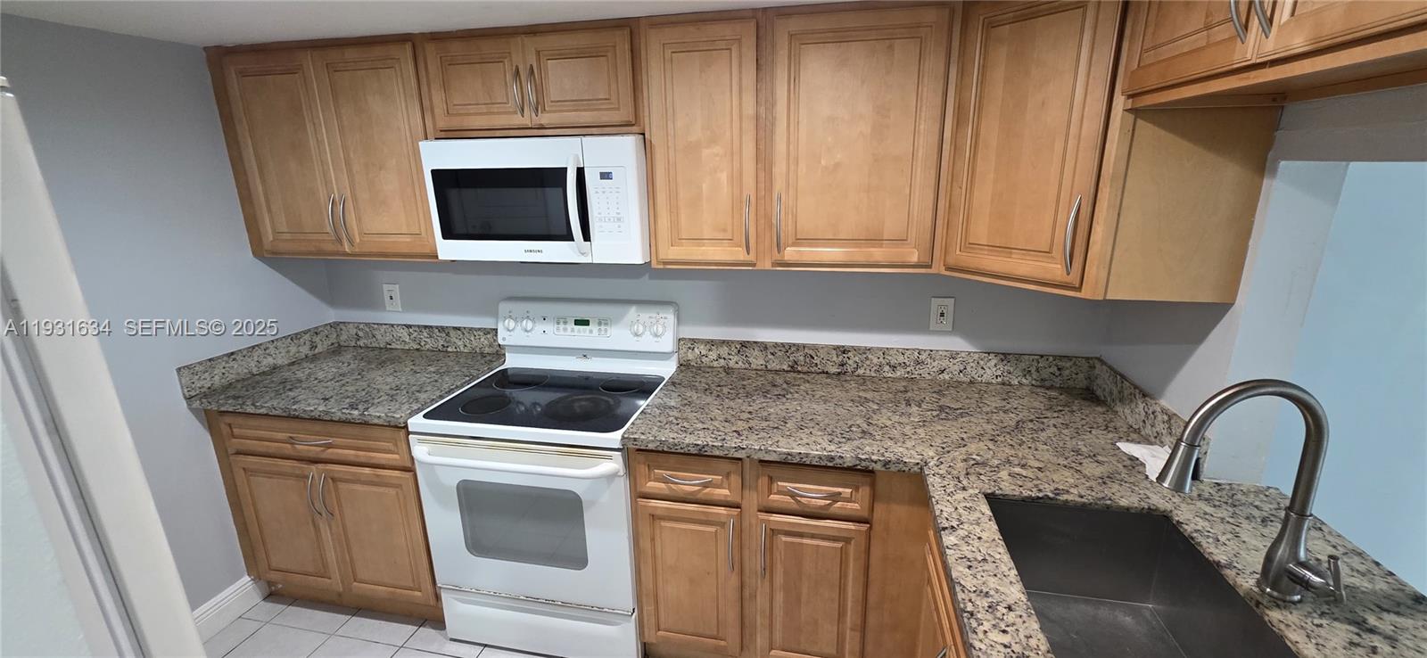 PALM PLACE CONDO - Residential Lease