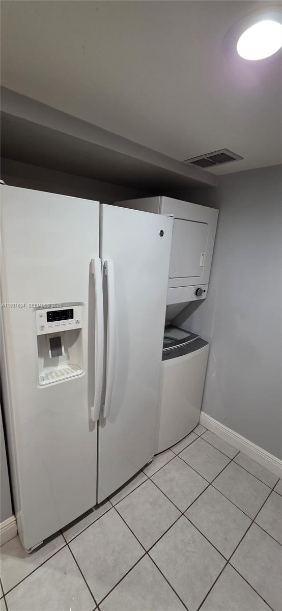 PALM PLACE CONDO - Residential Lease