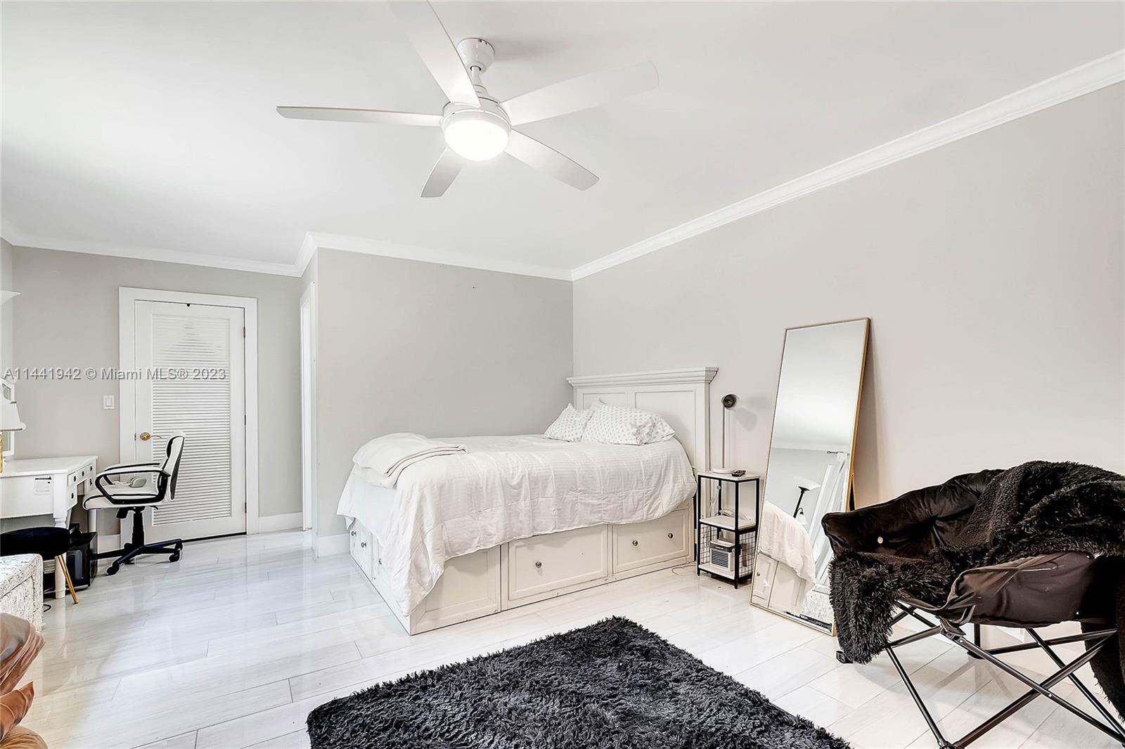 SUBURBAN ESTATES - Residential