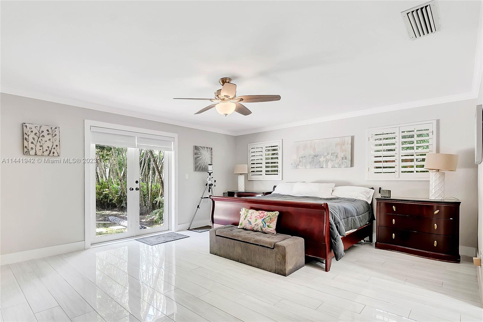 SUBURBAN ESTATES - Residential