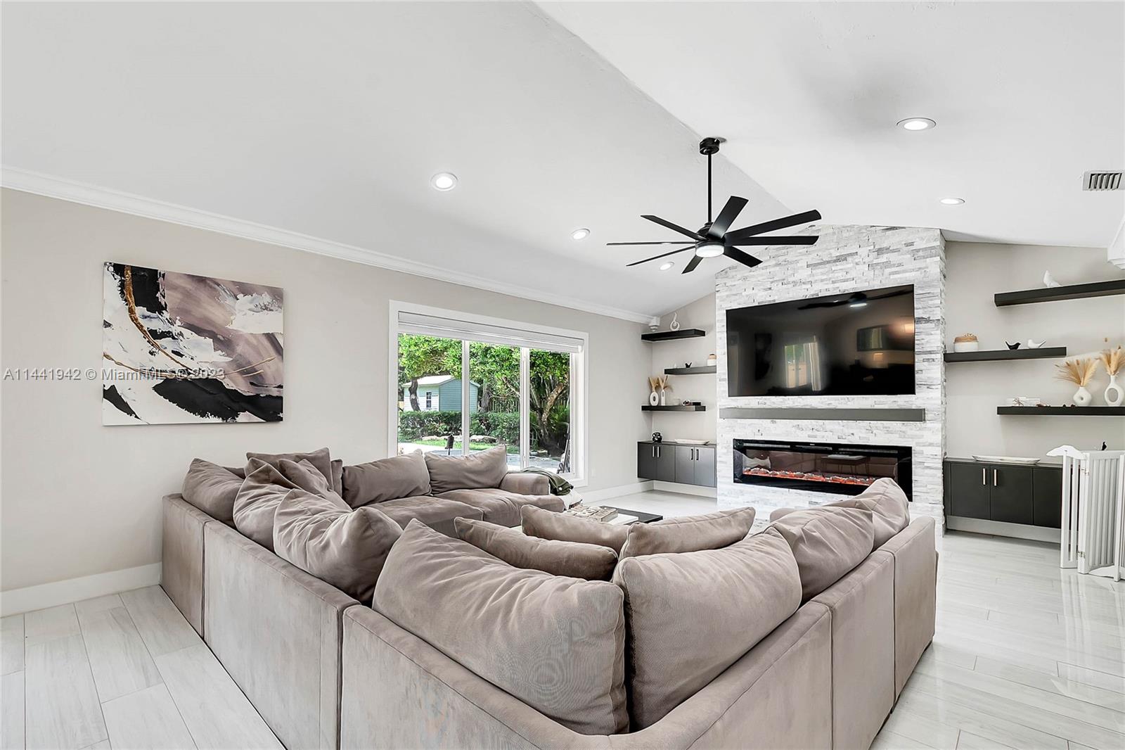 SUBURBAN ESTATES - Residential