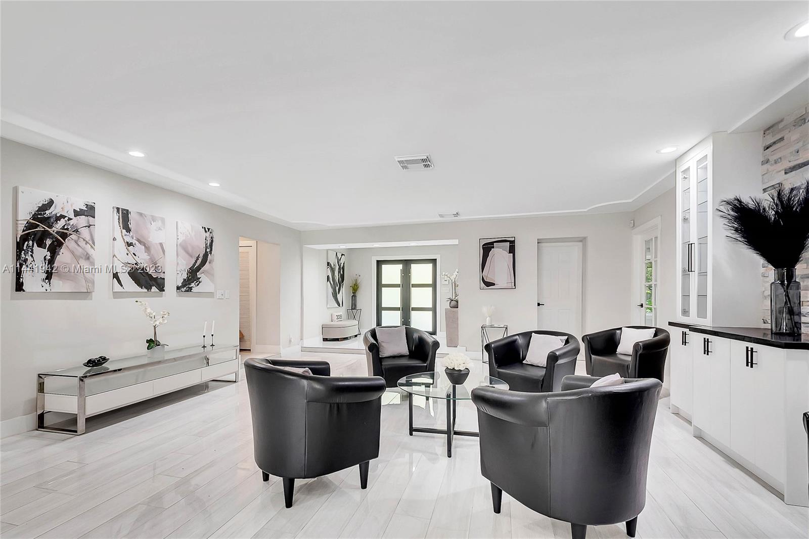 SUBURBAN ESTATES - Residential