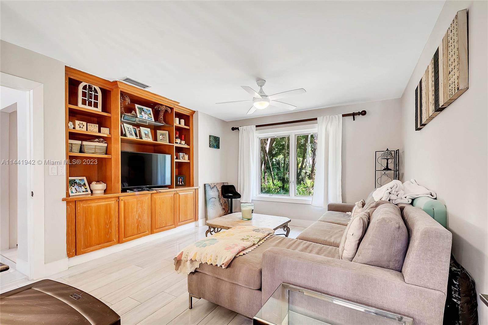 SUBURBAN ESTATES - Residential