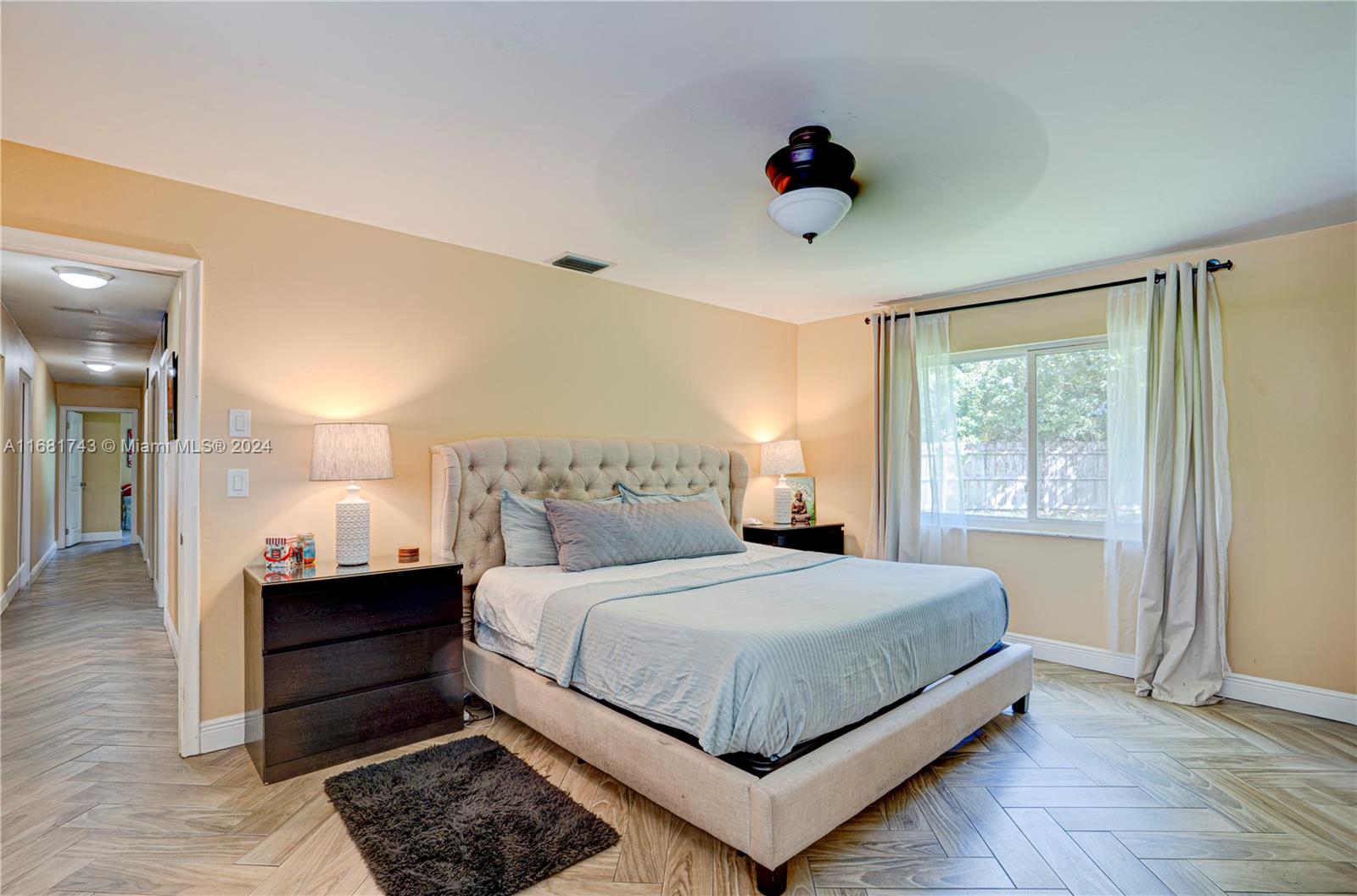 ROLLING HILLS LAKE ESTATE - Residential
