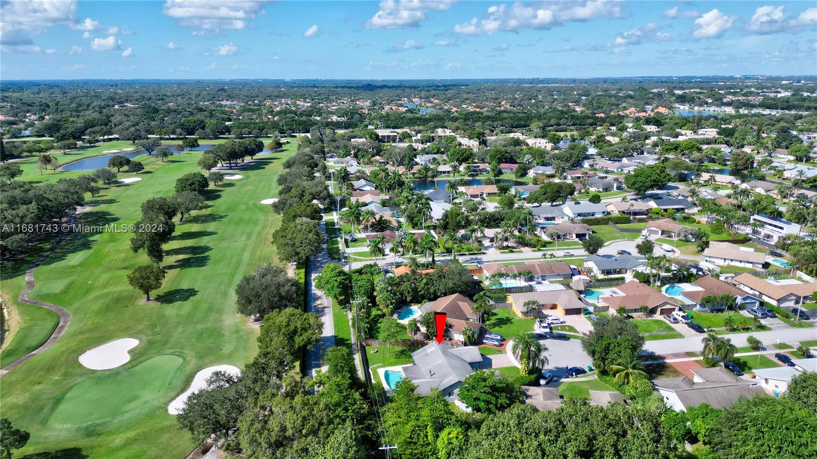 ROLLING HILLS LAKE ESTATE - Residential