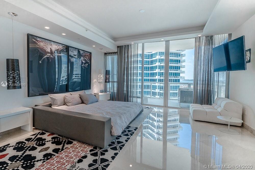 CONTINUUM ON SOUTH BEACH - Residential