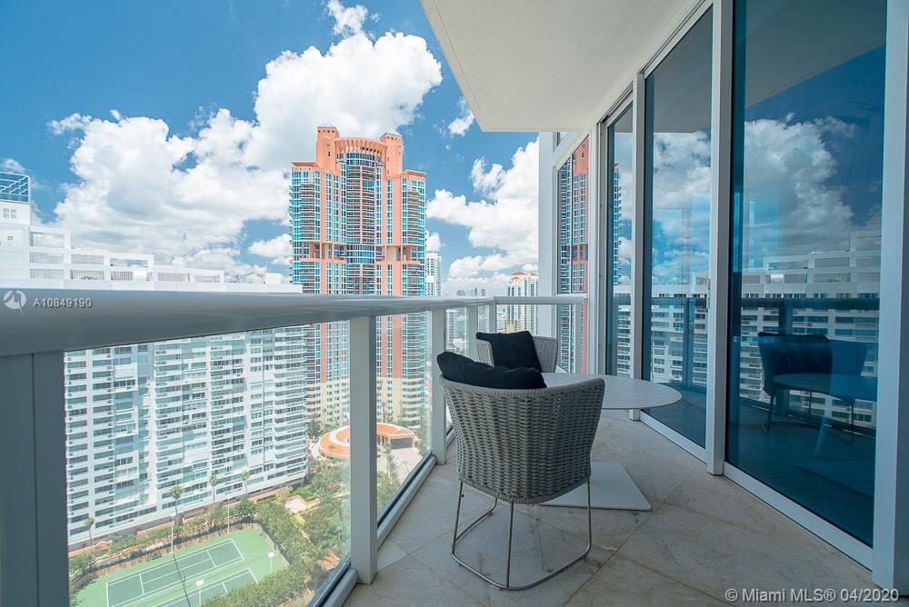 CONTINUUM ON SOUTH BEACH - Residential