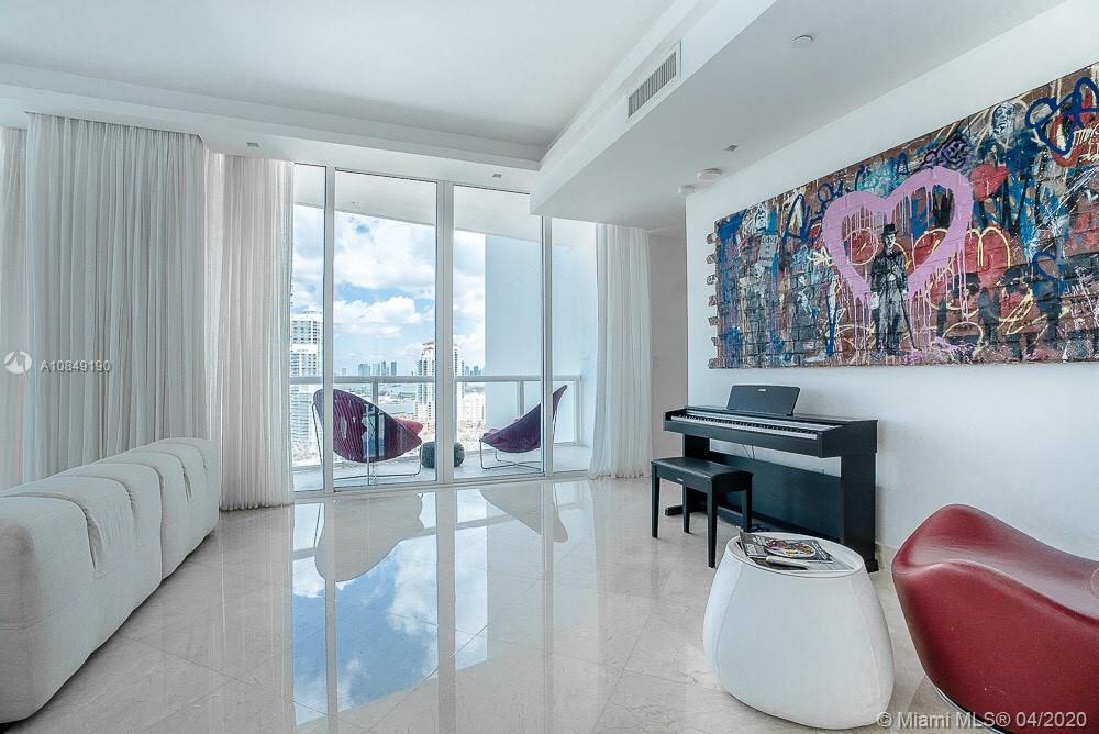 CONTINUUM ON SOUTH BEACH - Residential