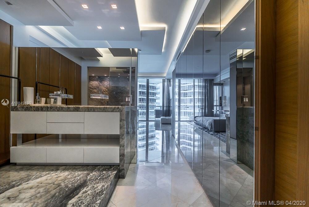 CONTINUUM ON SOUTH BEACH - Residential