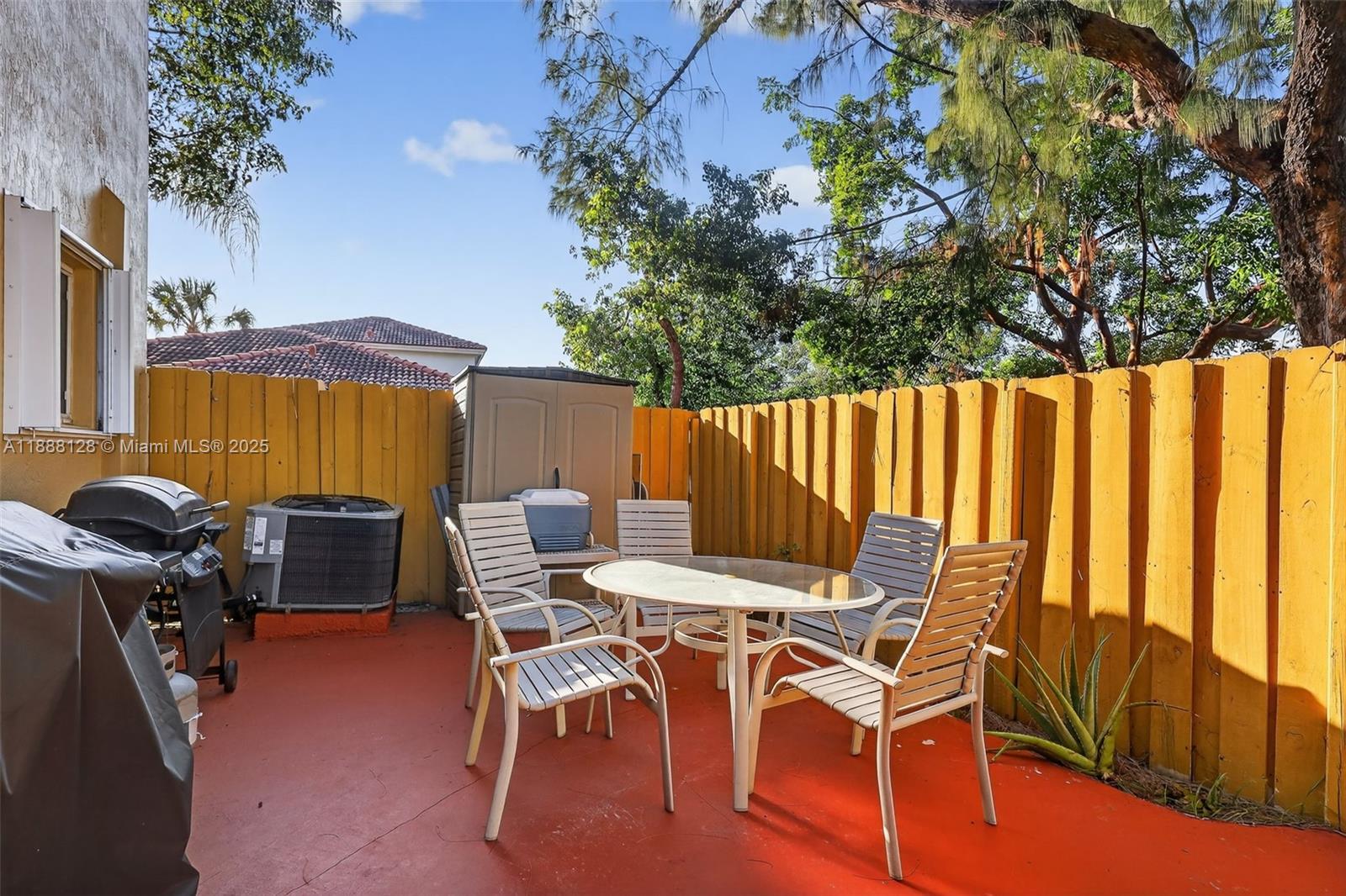 BONITA GOLF VIEW TOWNVILL - Residential