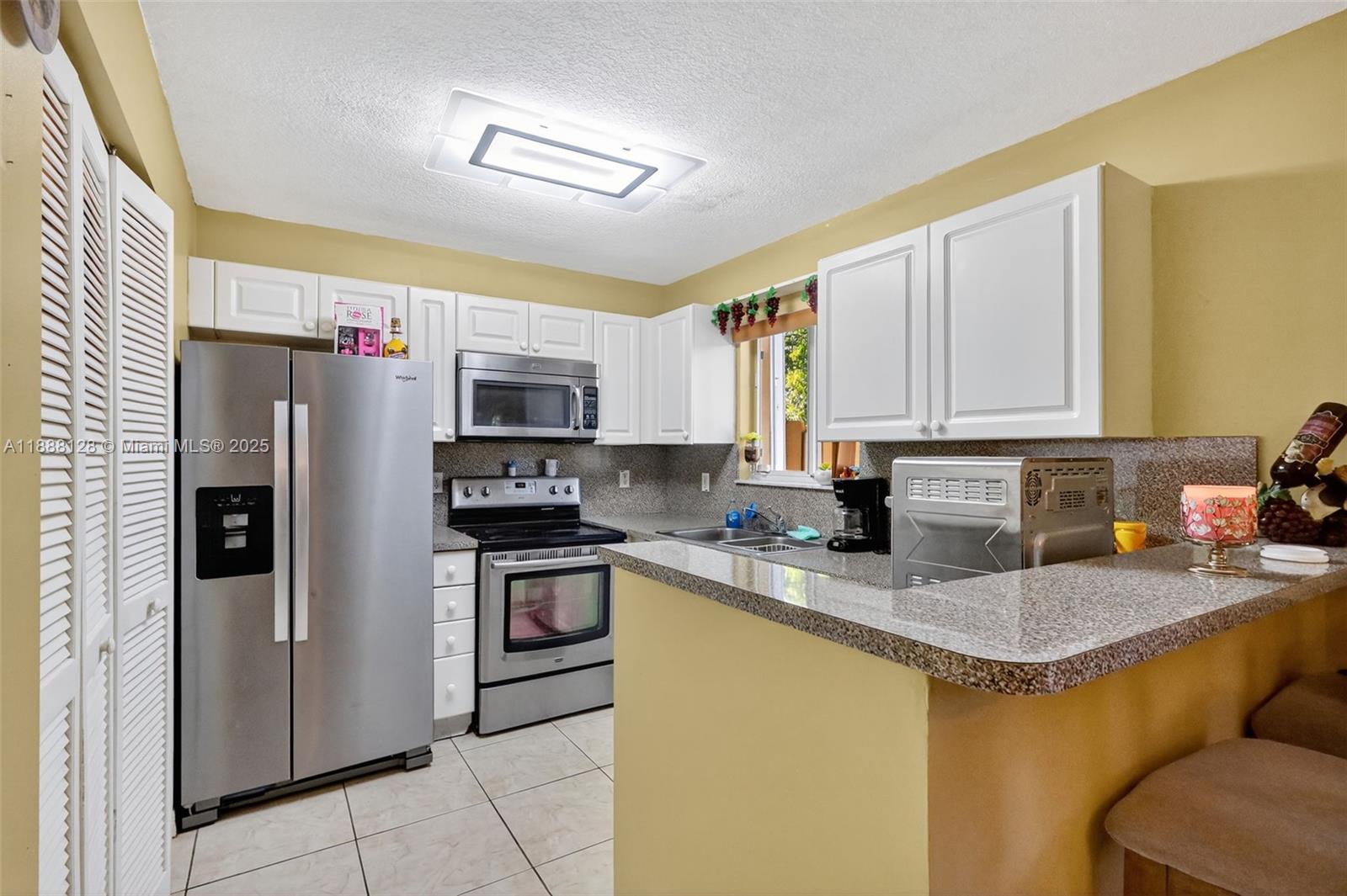 BONITA GOLF VIEW TOWNVILL - Residential