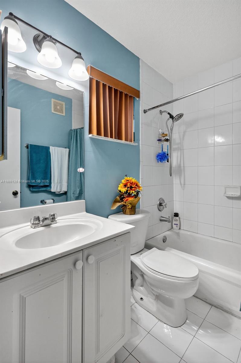 BONITA GOLF VIEW TOWNVILL - Residential