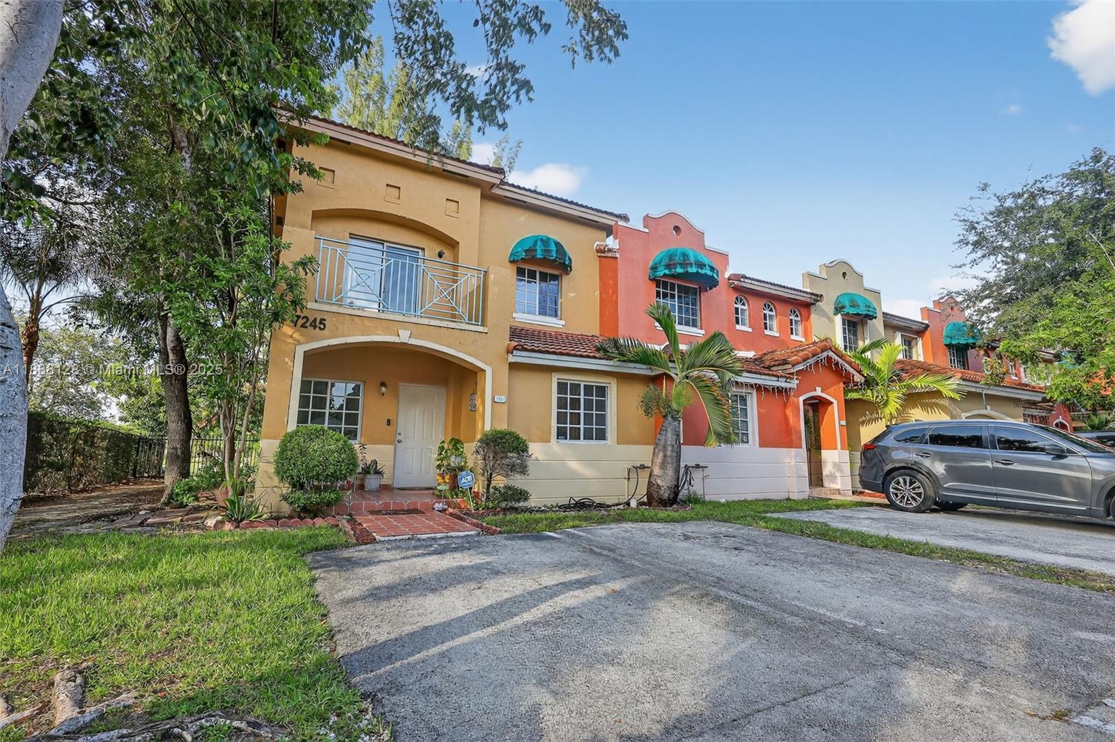 BONITA GOLF VIEW TOWNVILL - Residential